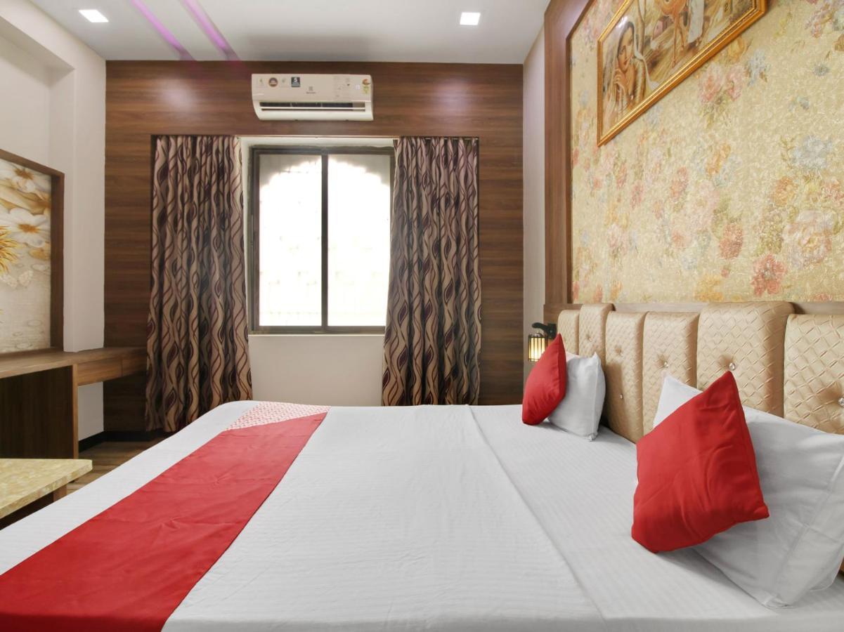 OYO 72429 New Abhinandan Hotel Amroha Buitenkant foto