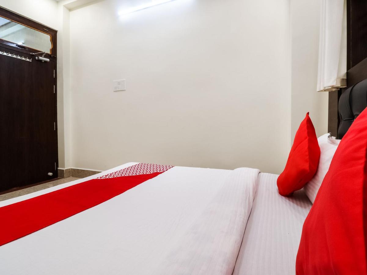 OYO 72429 New Abhinandan Hotel Amroha Buitenkant foto