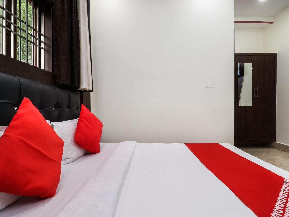 OYO 72429 New Abhinandan Hotel Amroha Buitenkant foto