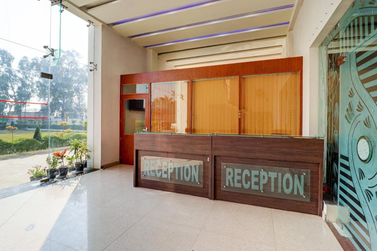 OYO 72429 New Abhinandan Hotel Amroha Buitenkant foto