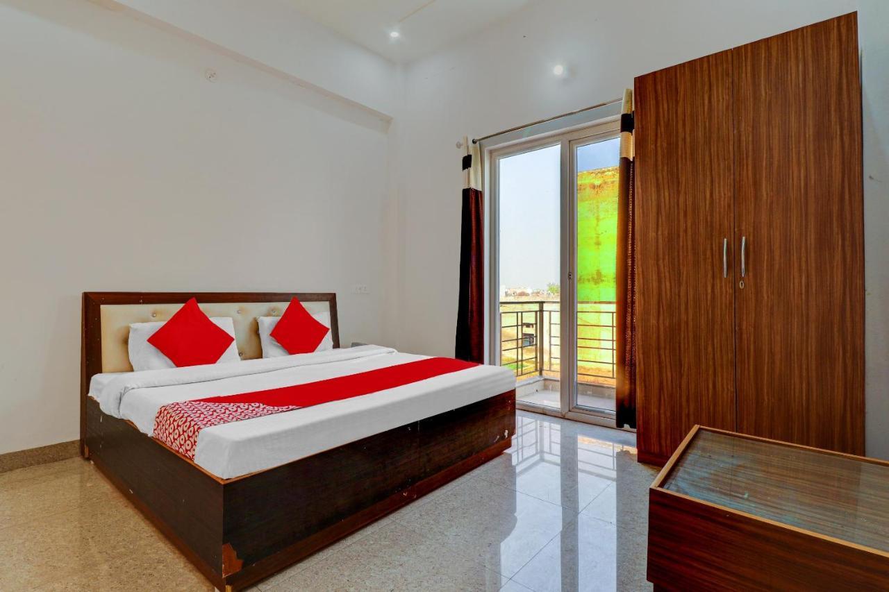 OYO 72429 New Abhinandan Hotel Amroha Buitenkant foto