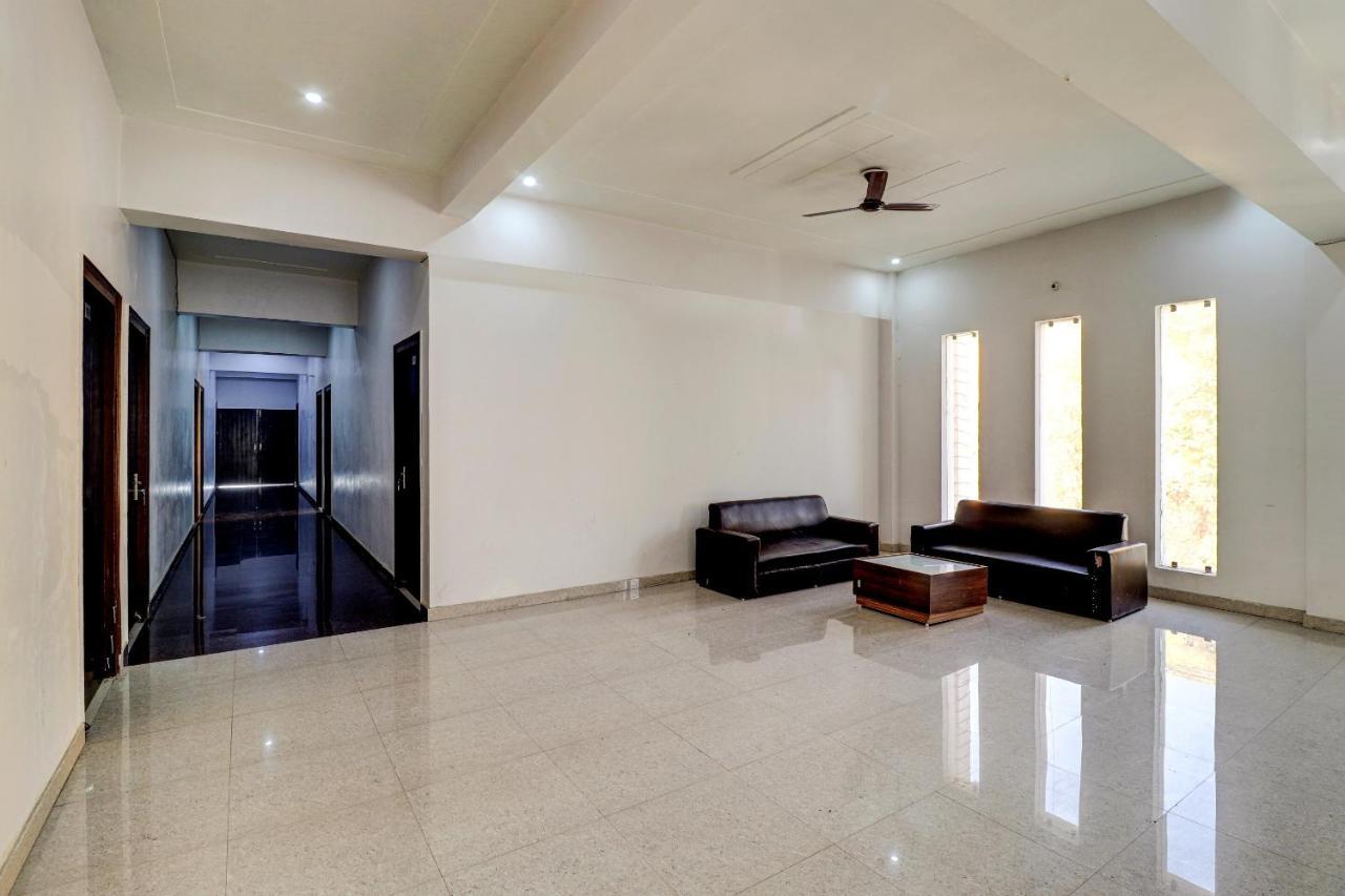 OYO 72429 New Abhinandan Hotel Amroha Buitenkant foto