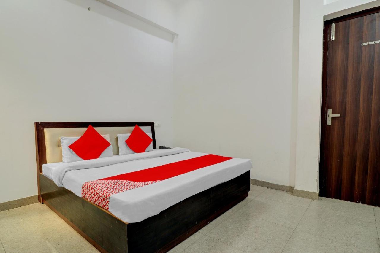 OYO 72429 New Abhinandan Hotel Amroha Buitenkant foto