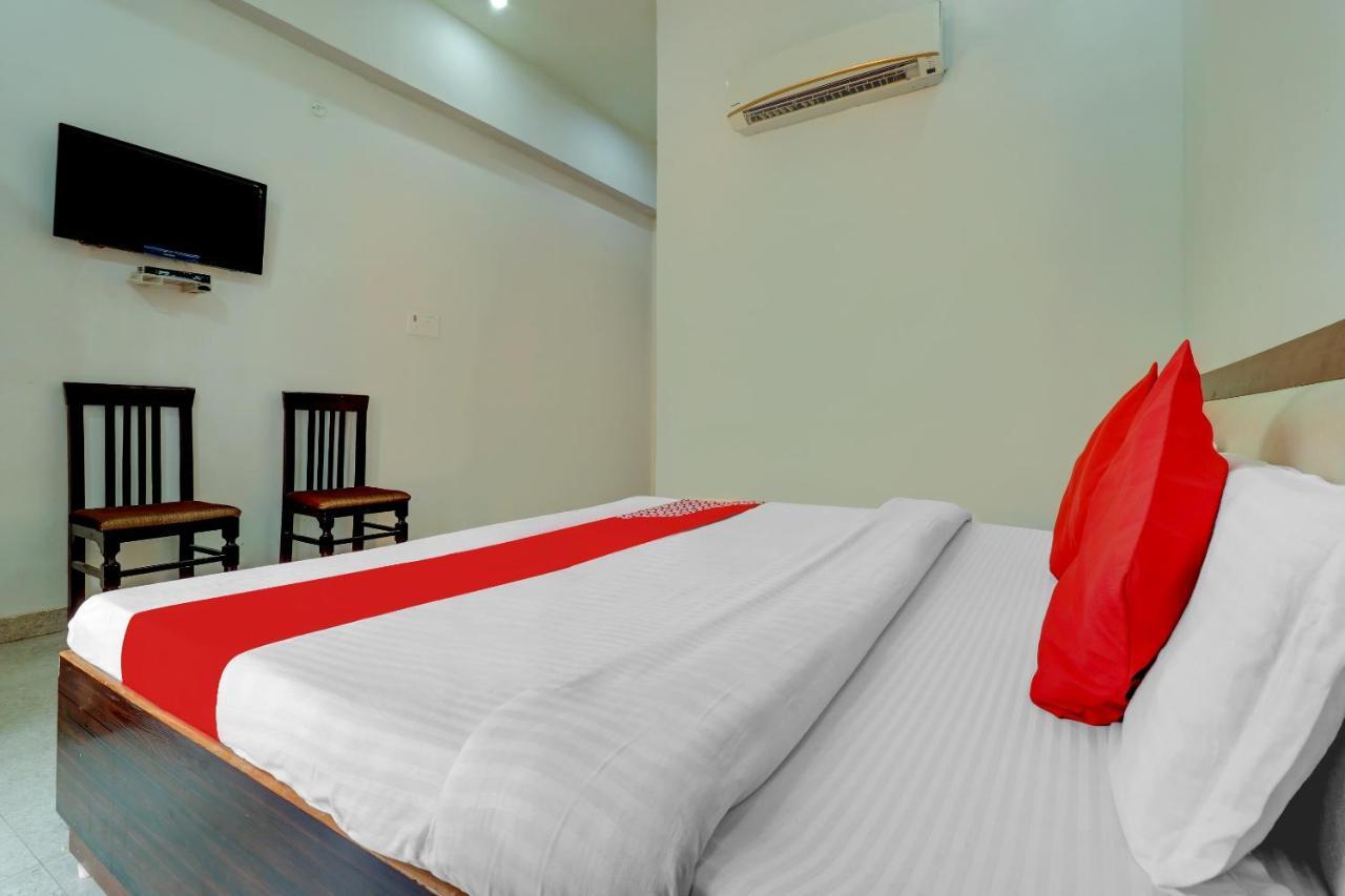 OYO 72429 New Abhinandan Hotel Amroha Buitenkant foto